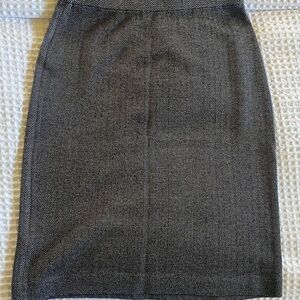 St.John Elegant Black and Gray Herringbone Skirt